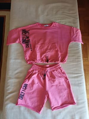 Evita set No 8 with oversized crop top and shorts, pink