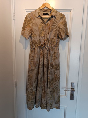Desigual dress size S like new, green multicolor, knee length