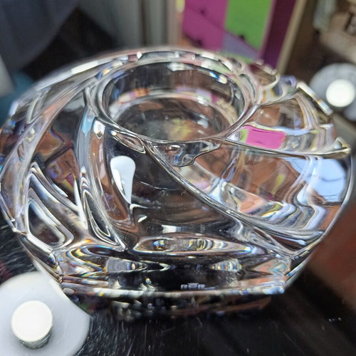 Heavy transparent lead crystal ashtray with swirl design