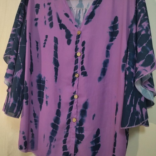 Tie dye shirt one size like new, dark blue and purple, batwing sleeve