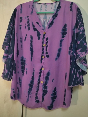 Tie dye shirt one size like new, dark blue and purple, batwing sleeve
