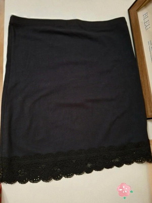 Mini skirt H&M black with lace like new, size S