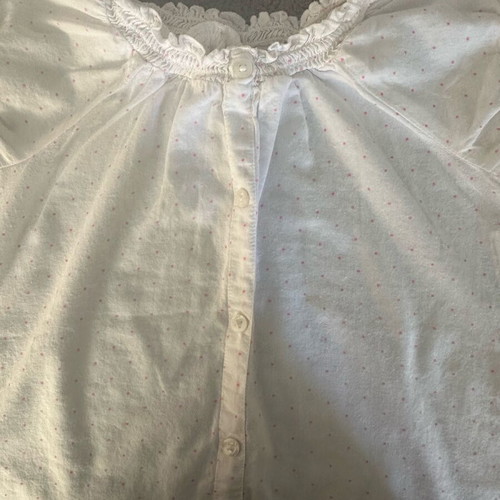 Benetton girls' t-shirt like new, white, ages 3-4