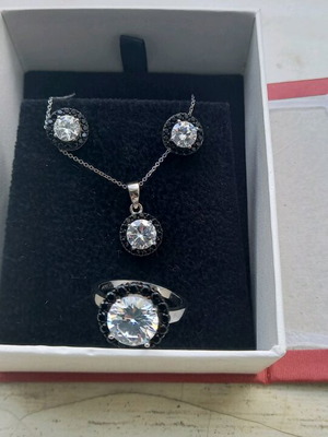 Silver jewelry set new with necklace, earrings and ring 925 stamped