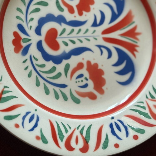 Antique hand-painted wall plate, like new, 23cm diameter