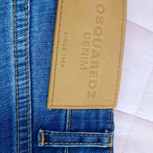 Dsquared2 jeans new, straight fit no42