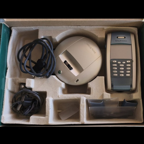 Sony Ericsson P800 mobile phone 2003, complete set