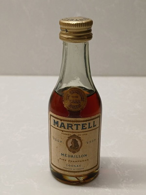 Martell V.S.O.P. Médaillon Fine Champagne Cognac miniature like new, 1970s, sealed
