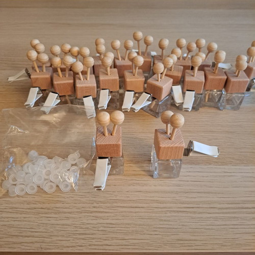 Car diffuser bottles 7 ml with wooden cap, sticks and stopper, pack of 22