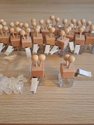 Car diffuser bottles 7 ml with wooden cap, sticks and stopper, pack of 22
