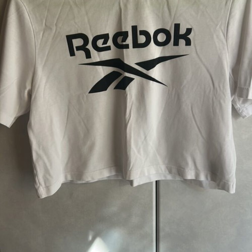 Reebok women's shirt medium like new, black and white