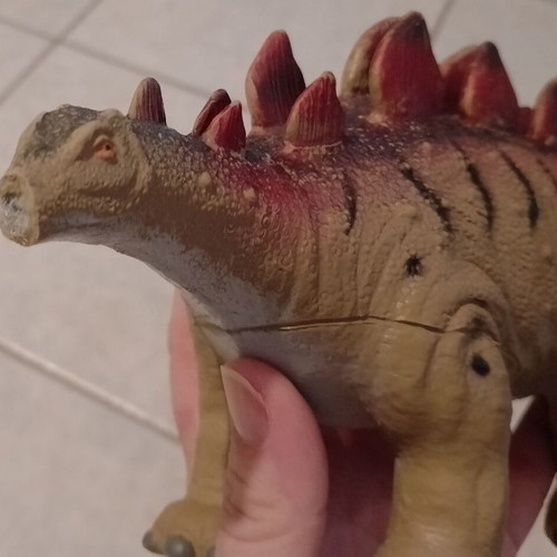 Dinosaur figures pack of 5, plastic and rubber