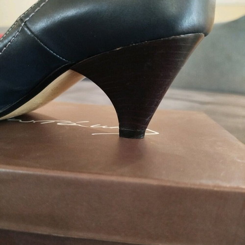 Chaniotakis blue pumps new with 6 cm heel