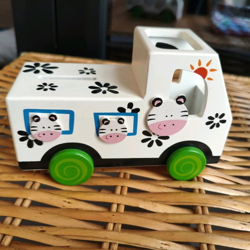 Children's wooden pencil holder like new