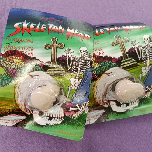 Skeleton head pack of 2 like new