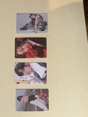 Kpop lomocards σε τέλεια κατάσταση με δώρο αυτοκόλλητα