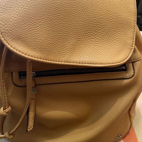 Backpack Caprisa large like new, yellow and orange