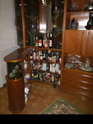 Σύνθετο καρυδιά μεταχειρισμένο σε πολύ καλή κατάσταση