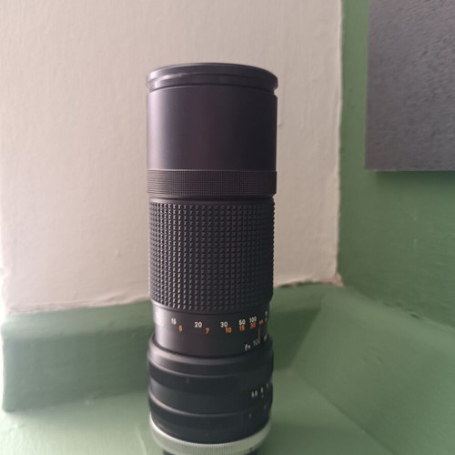Canon Zoom Lens 100–200mm f/5.6 FL used with carrying case
