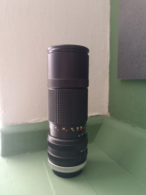 Canon Zoom Lens 100–200mm f/5.6 FL used with carrying case