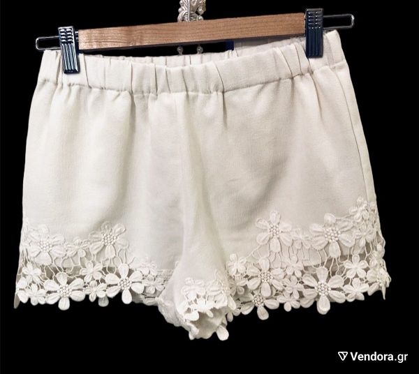  White short with lace