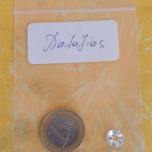 Quartz small piece new, precious and semi-precious stones