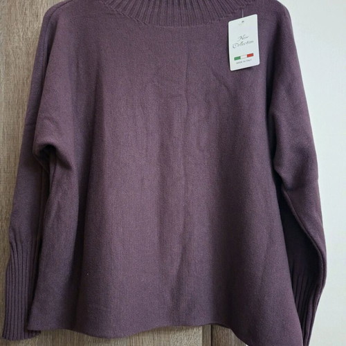 Women's wool sweater new, purple
