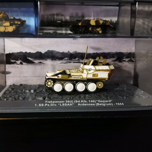 Tanks BPP 1/72 like new with magazine