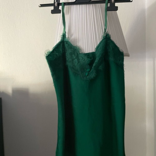Lingerie top like new, fits up to L