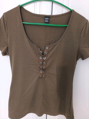 Tshirt Shein khaki like new, short sleeve