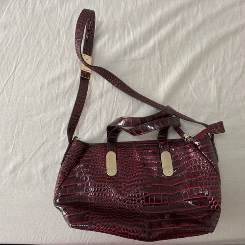 Carpisa Large Burgundy Bag Croc Effect like new