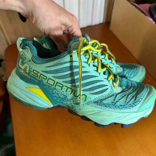 La Sportiva Akasha women's shoes new, athletic, size 38, multicolor green