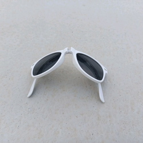 Foldable children's white sunglasses like new