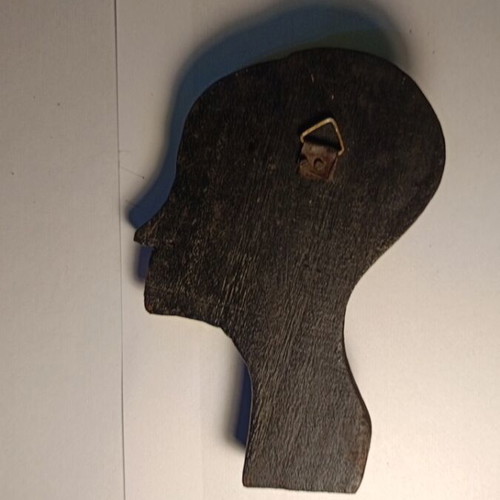 African art decorations used, pack with damage