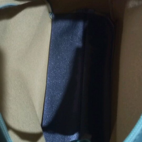 Shoulder or handheld bag green new with zipper