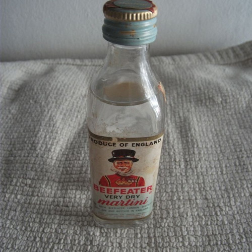 Beefeater Very Dry Martini miniature used, rare collectible