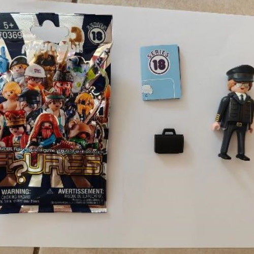 Playmobil 70369 Series 18 Pilot new, opened bag