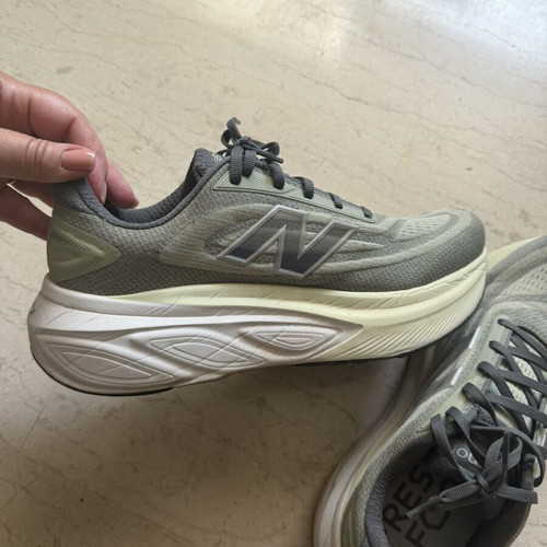 New Balance Fresh Foam More running shoes size 43, green
