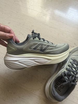 New Balance Fresh Foam More running shoes size 43, green