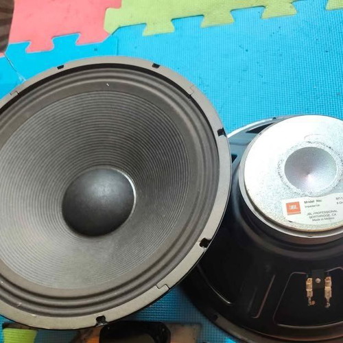 JBL 15" woofers like new, set of 2
