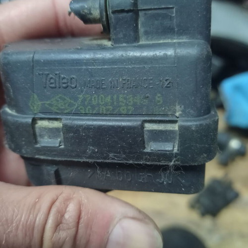 Renault 7700415343 headlight adjustment motor used