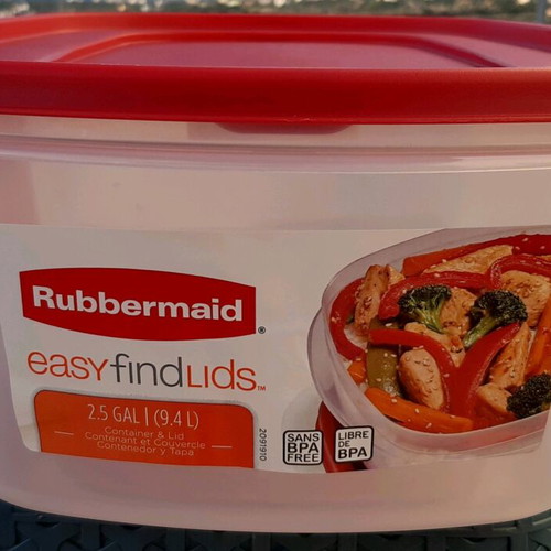 Rubbermaid plastic bowl like new