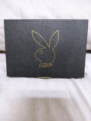 Колекционерски карти за игра Playboy употребявани с оригинална кутия и два поставки подарък