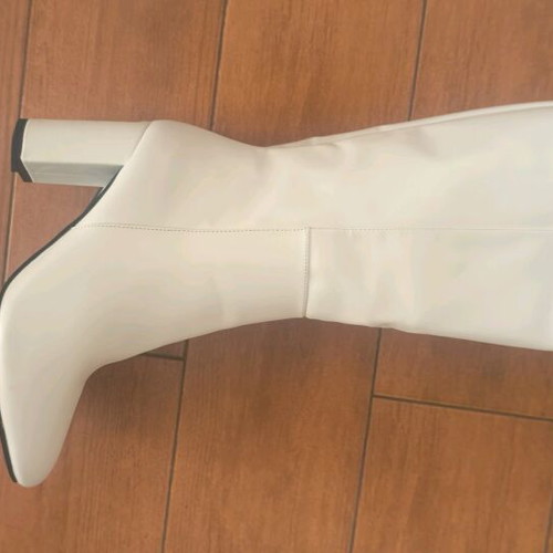 White knee-high boots new, size 40