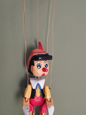Ξύλινη μαριονέτα Πινόκιο μεταχειρισμένη, vintage, ύψους 22 cm