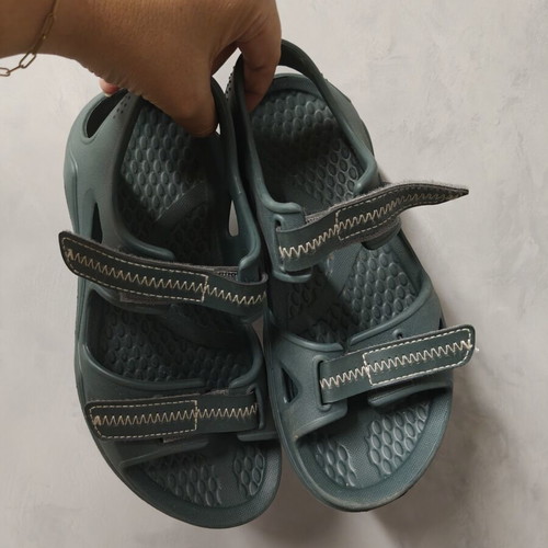 Boy's sandals size 36, green