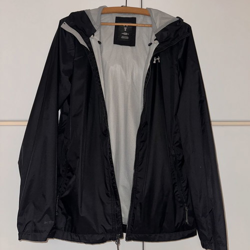 Under Armour women's waterproof jacket size M like new black navy