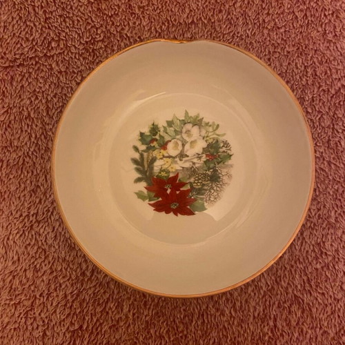 Kaiser porcelain bowl Christmas like new (15x15cm)