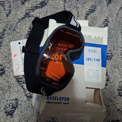 Ski goggles new with tag