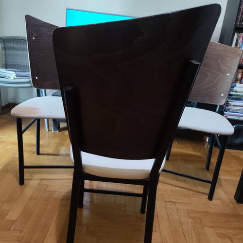 Set of 4 wooden chairs, comfortable and stable